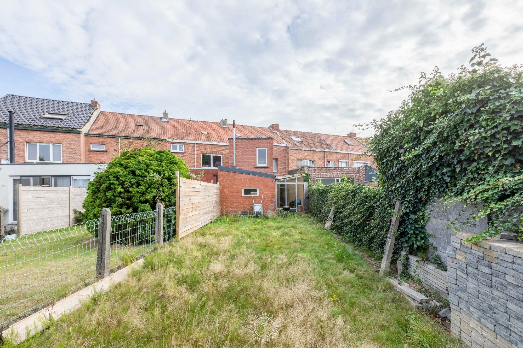 Ruime gezinswoning met fijne tuin en mogelijkheid tot vijf slaapkamers foto 11