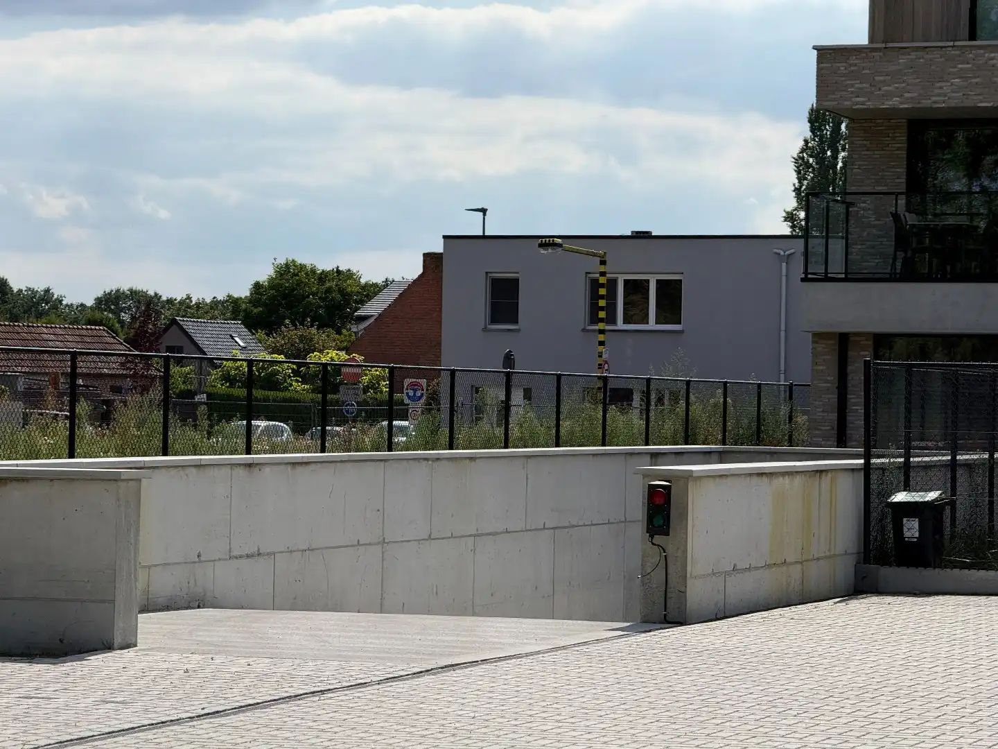 Ondergrondse autostaanplaats met laadpunt  foto 4