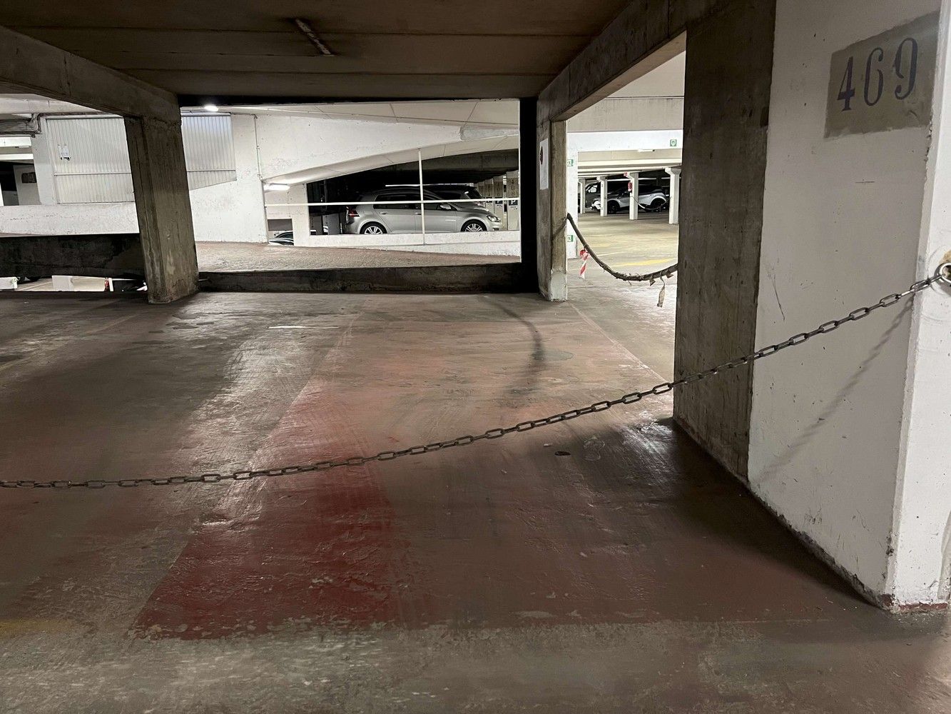 Ondergrondse autostaanplaats te koop in hartje Leuven, vlakbij station foto 3