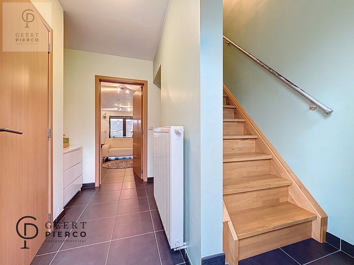 Leuke gezinswoning in exclusieve wijk foto 2