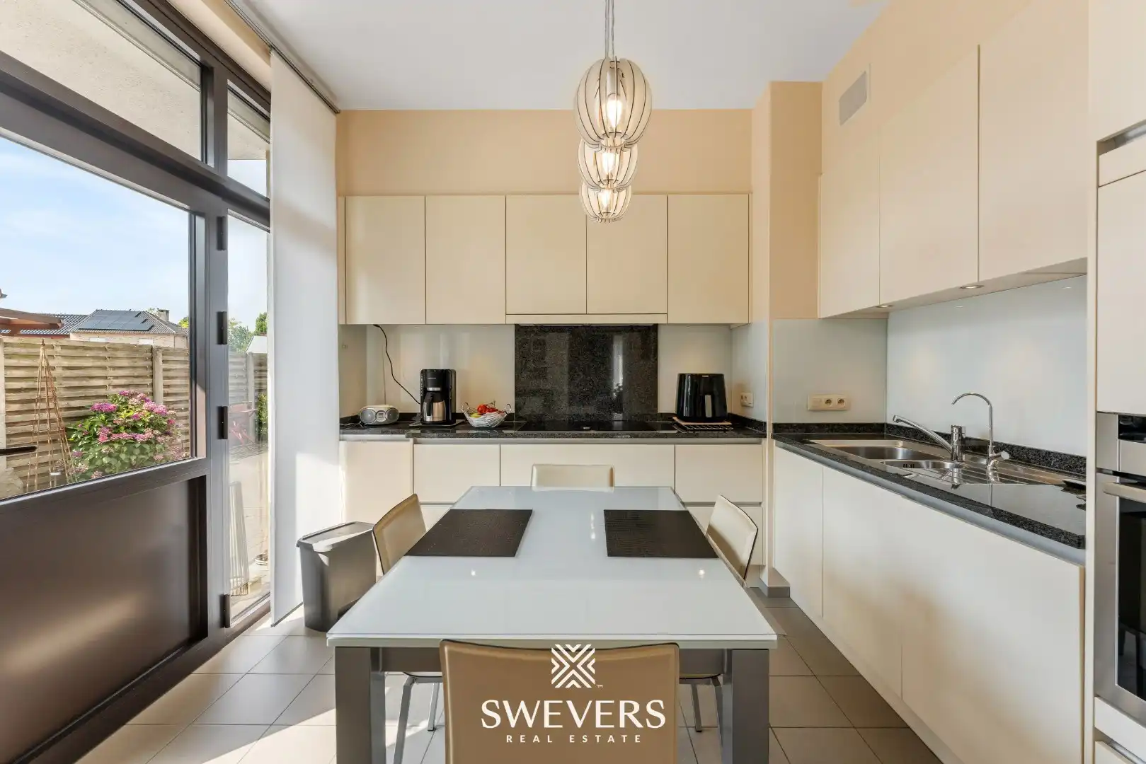 Gelijkvloers, ruim appartement met grote tuin te Koersel foto 11