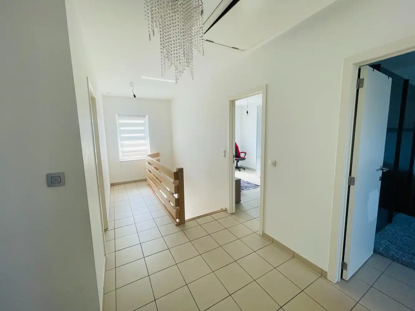 Waardamme , rustige residentiële ligging , RECENT gebouwde LICHTRIJKE ENERGIEZUINIGE woning met 4 SLAAPKAMERS, omheinde TUIN, OPRIT EN GARAGE. foto 17