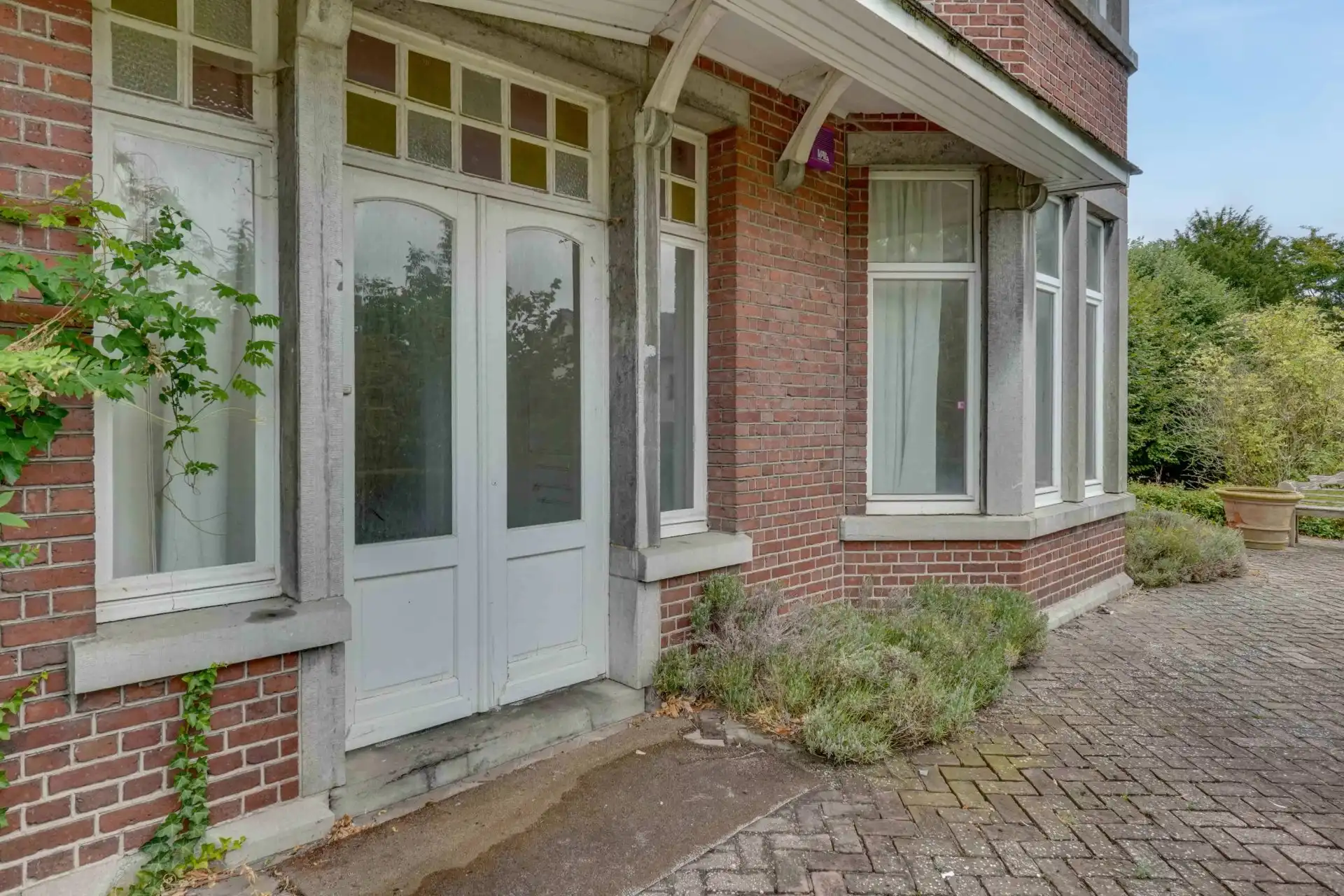 Statig landhuis in klassieke stijl met Wirtz-tuin foto 4