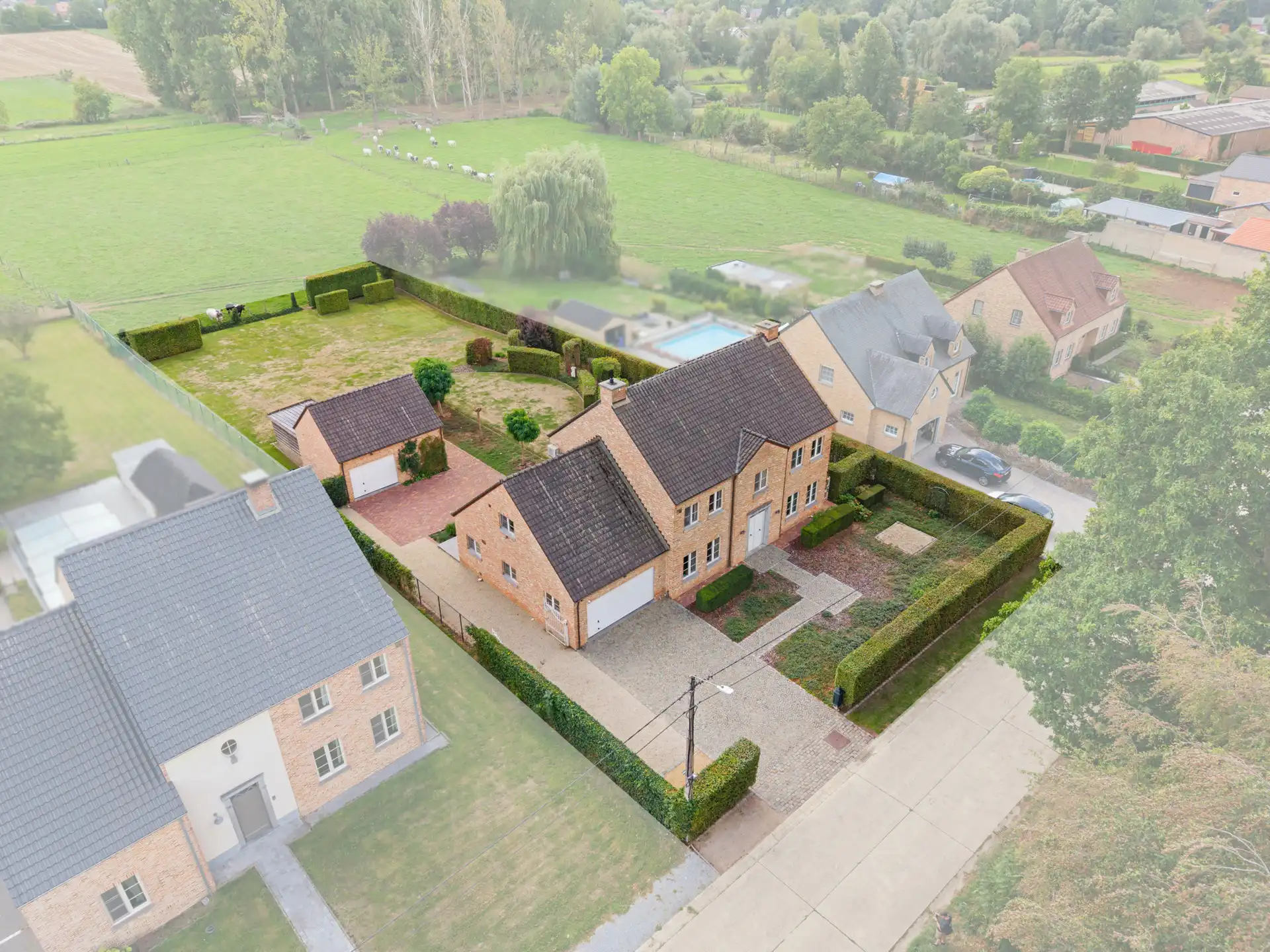 Exclusieve villa met zonnige tuin in Mal foto 51
