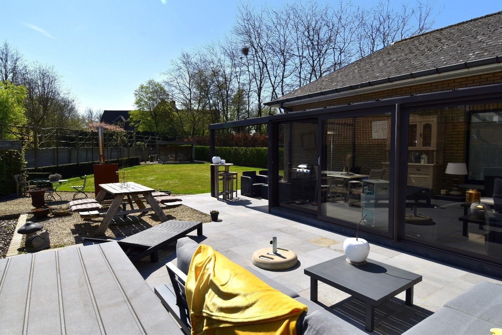 Landelijke villa op top locatie met grote zuidgerichte tuin foto 18