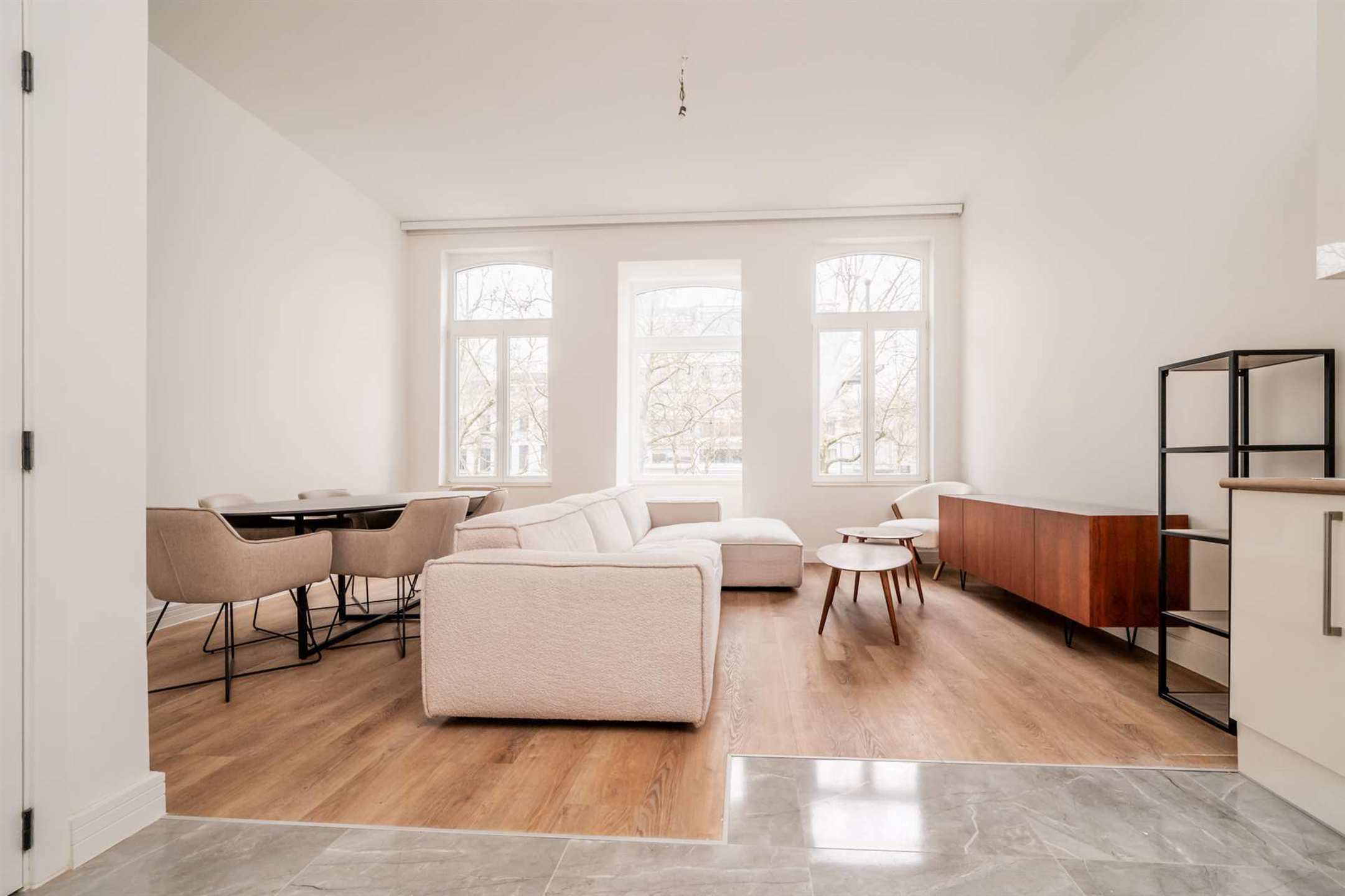 Volledig gerenoveerd 2 slaapkamer app te Antwerpen-Zuid foto 3