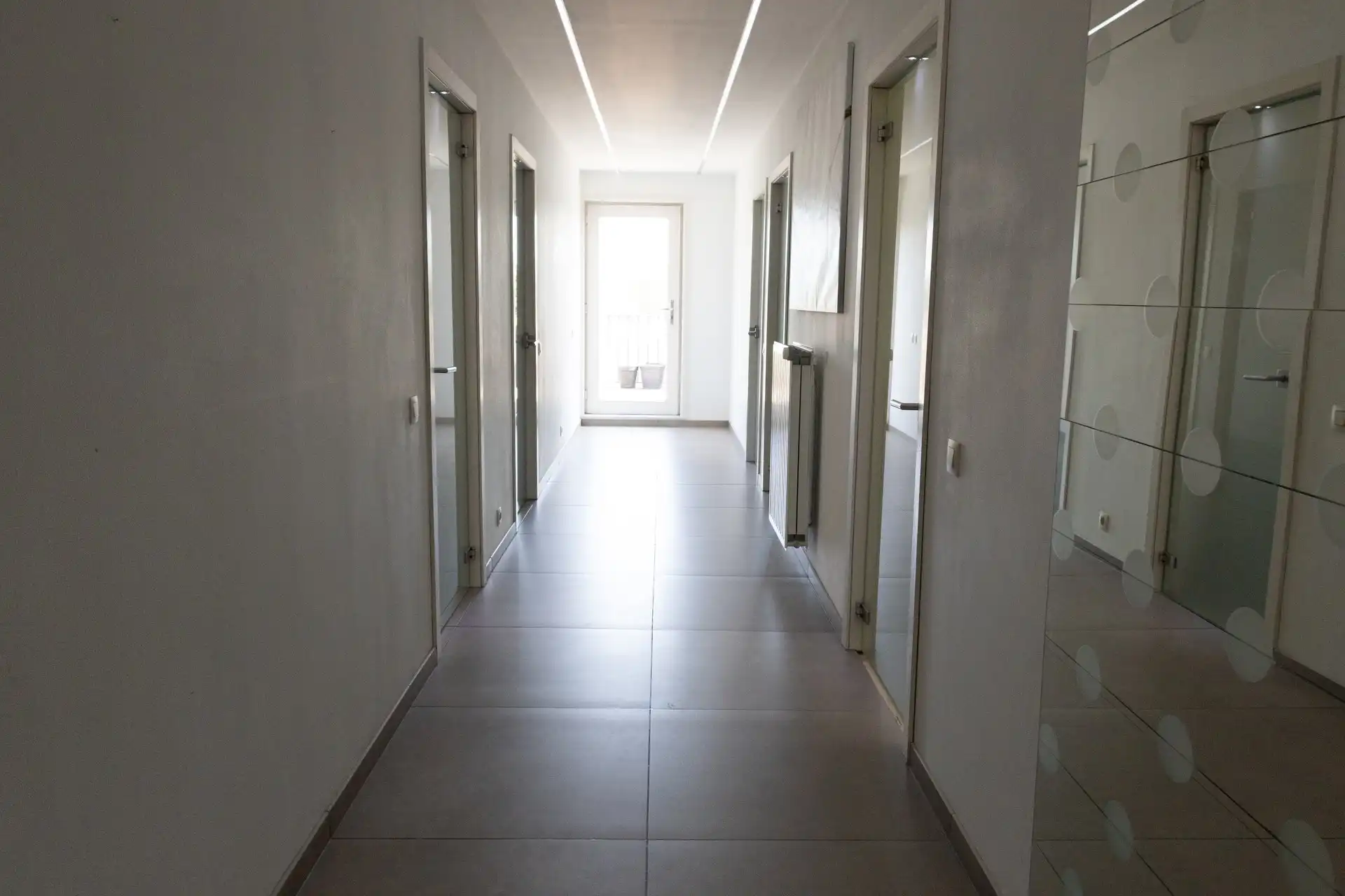 Veelzijdig handelspand met toonzaal, atelier en ruime woonst te Okegem foto 29