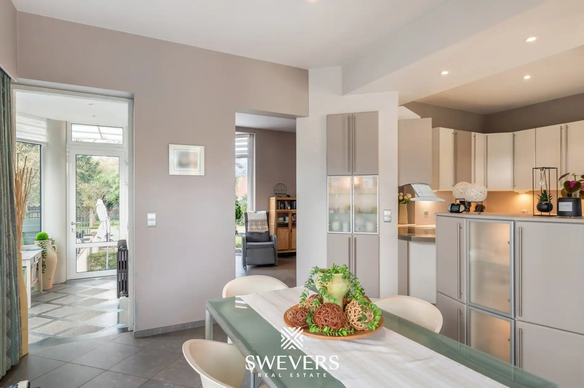 Instapklare gezinswoning op 11are 30ca in centrum Beringen foto 9