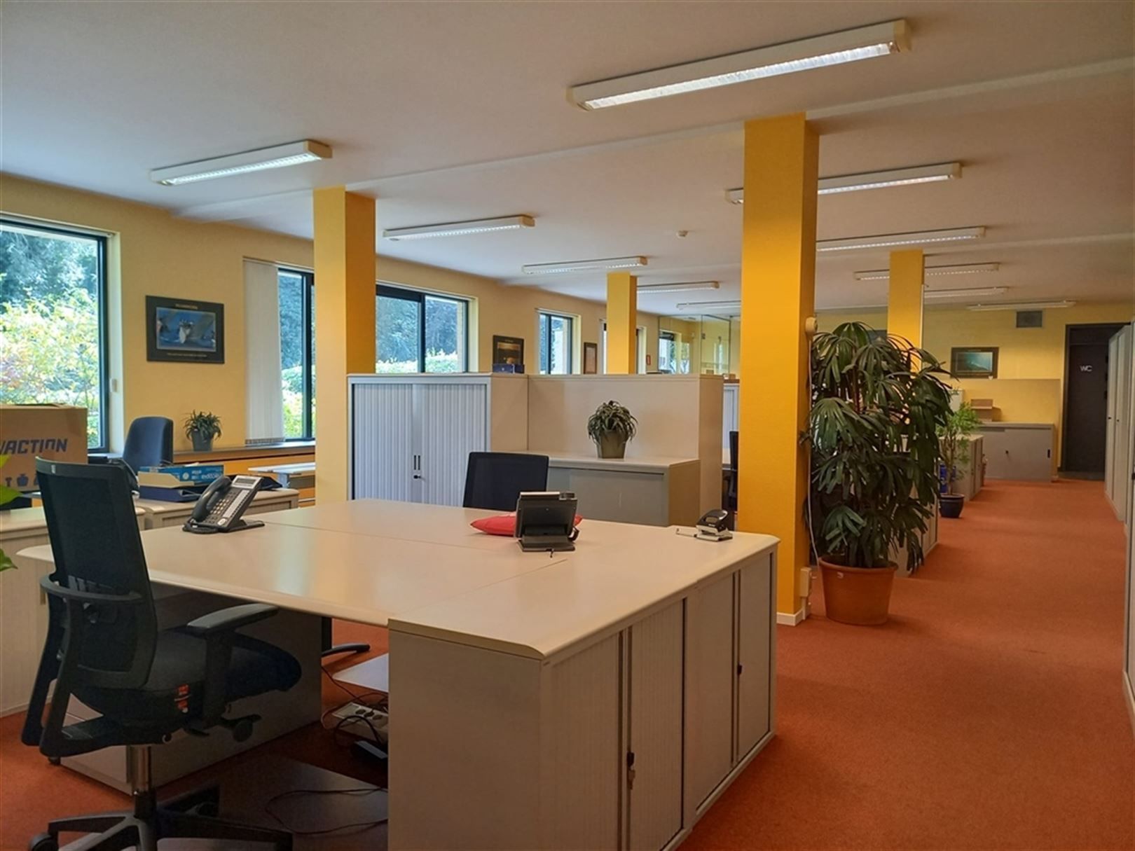 Gelijkvloers kantoor van 500m² te koop Deurne foto 3