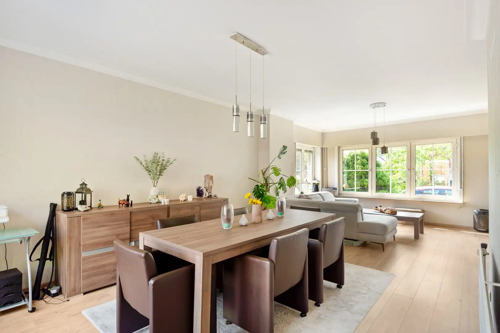 Karaktervolle en ruime woning in hartje Schoten foto 3
