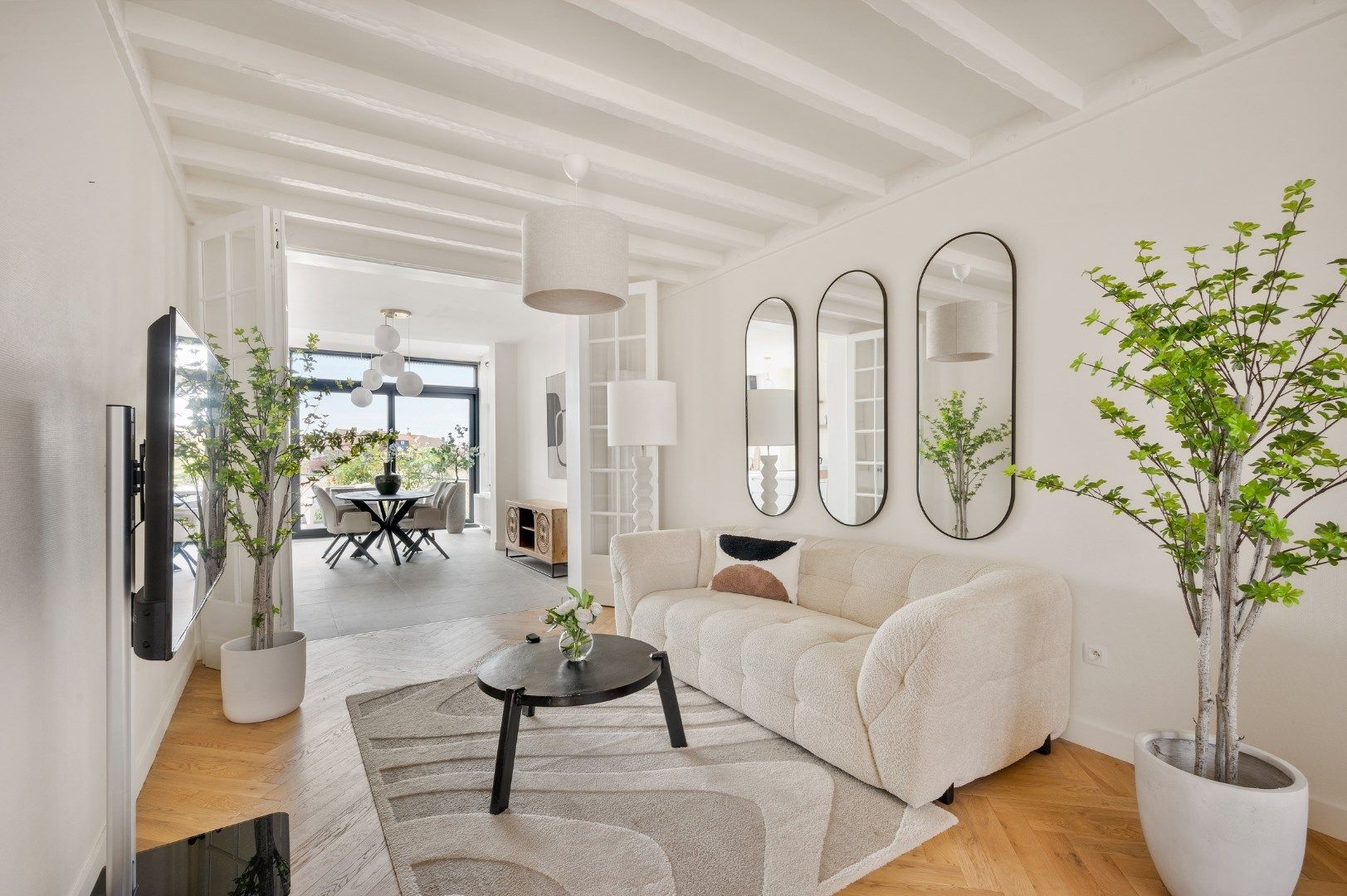 Kwalitatief gerenoveerde alleenstaande woning met 3 slaapkamers en zuidgerichte tuin in Wervik foto 2