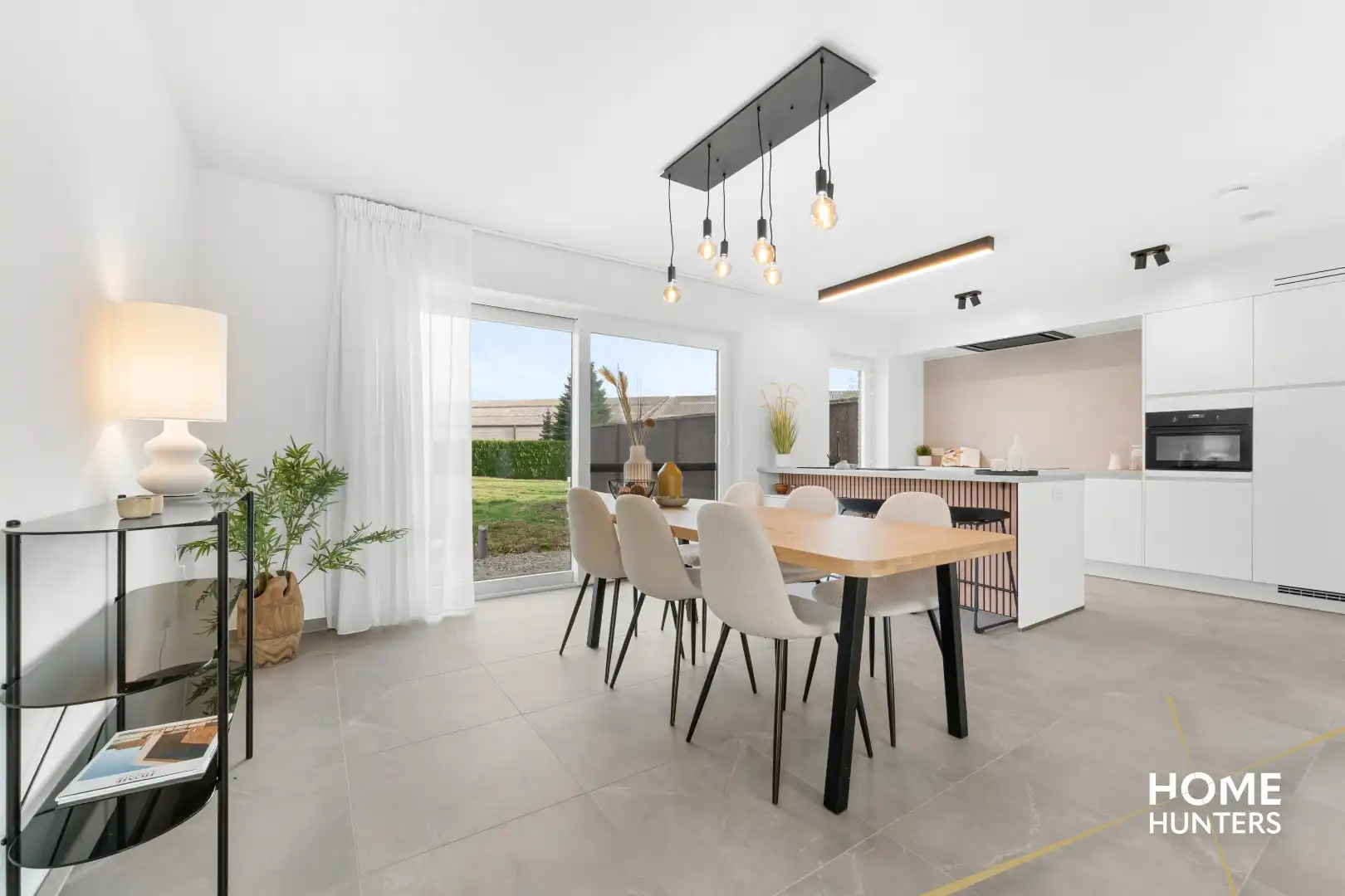 Luxueus afgewerkte halfopen nieuwbouwwoning met vergezichten foto 7