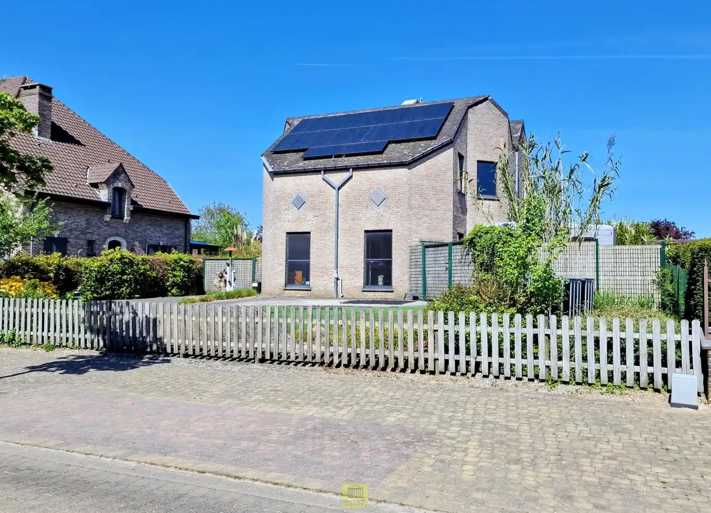 Instapklare open bebouwing met tal van extra’s en verrassend lage energiekosten foto 28