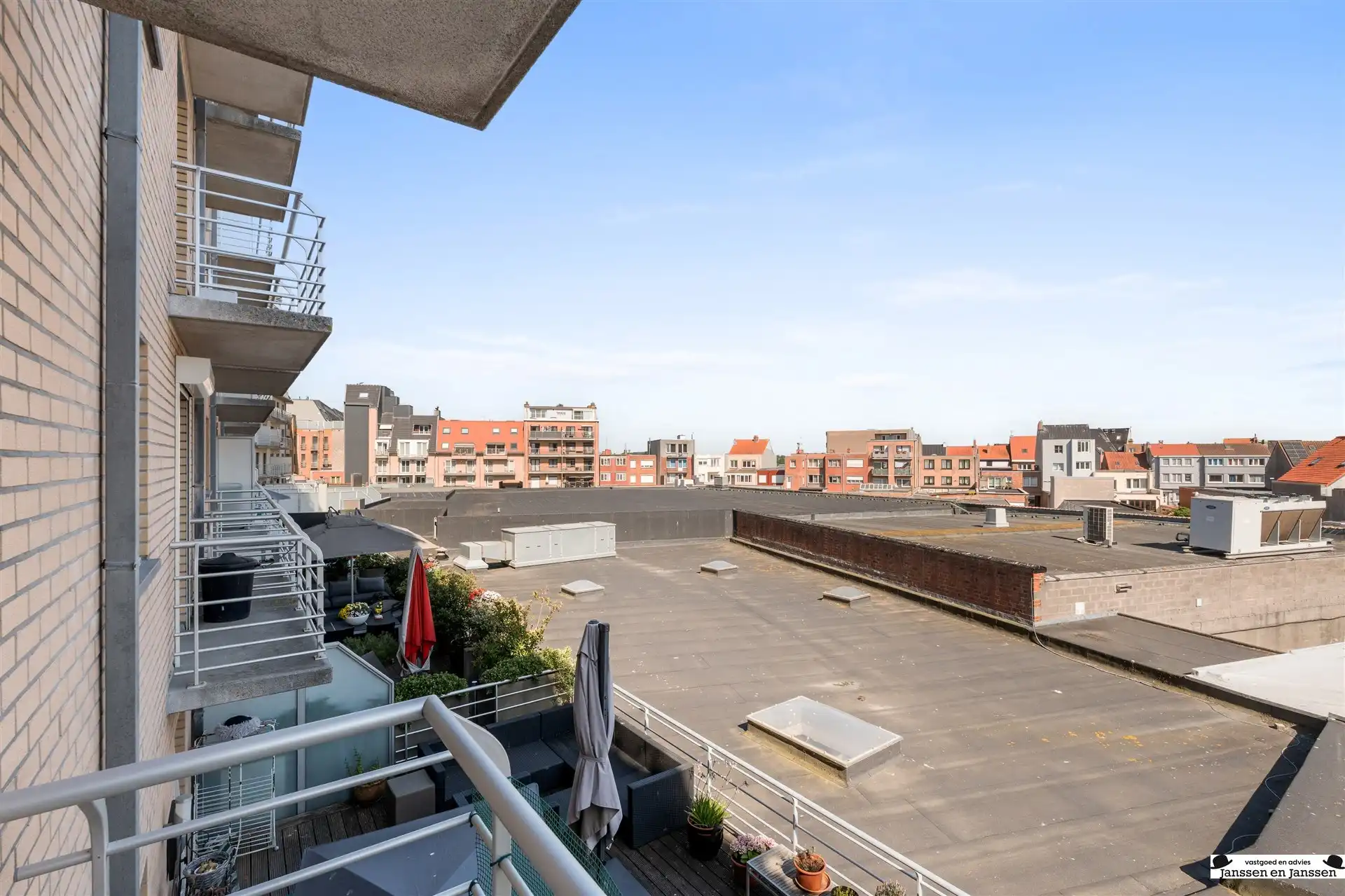Appartement met duinenzicht in het centrum van Bredene foto 14