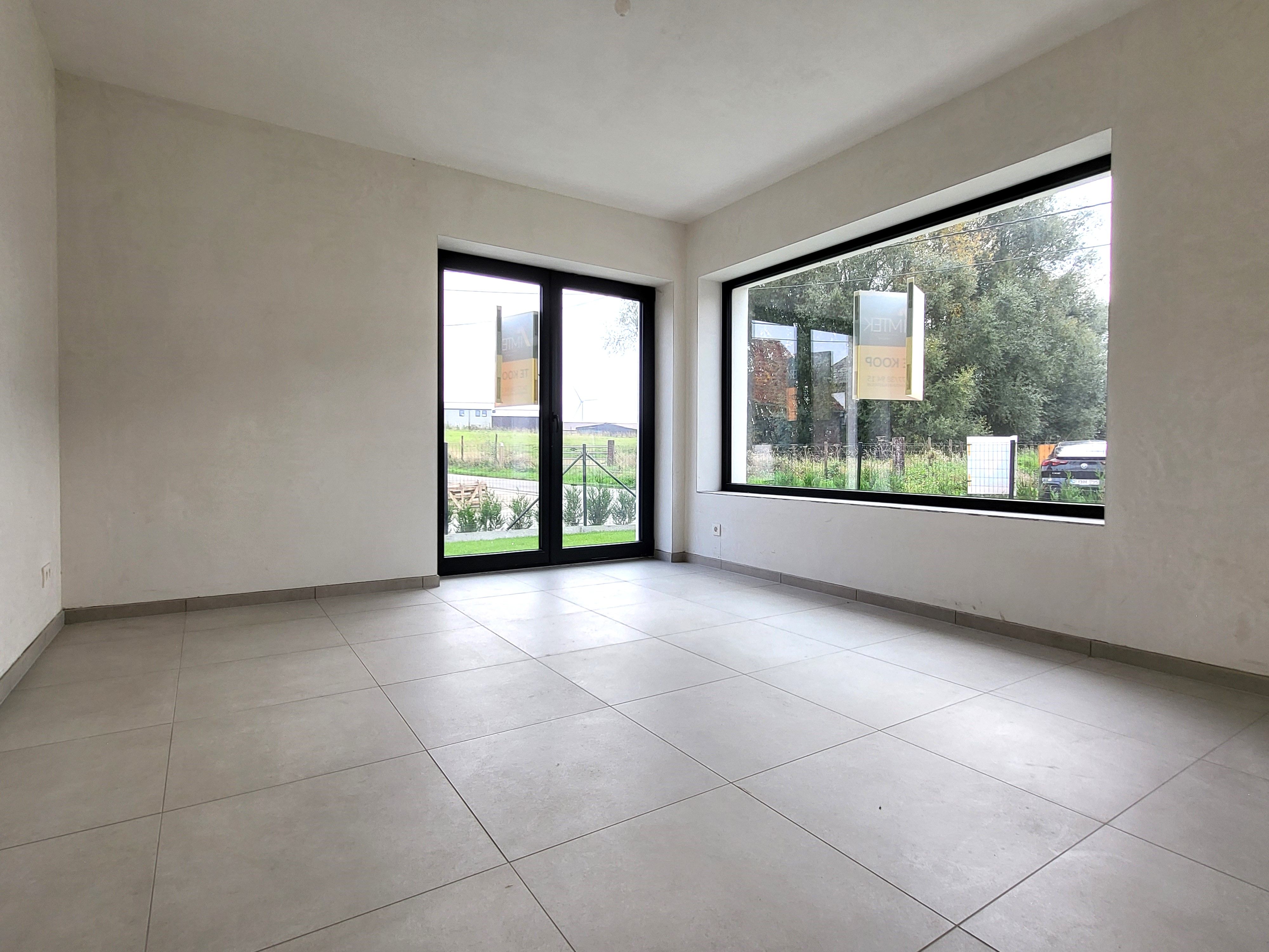 Volledig gerenoveerde, energiezuinige bungalow op 556m² met prachtig aangelegde tuin. Topper! foto 12