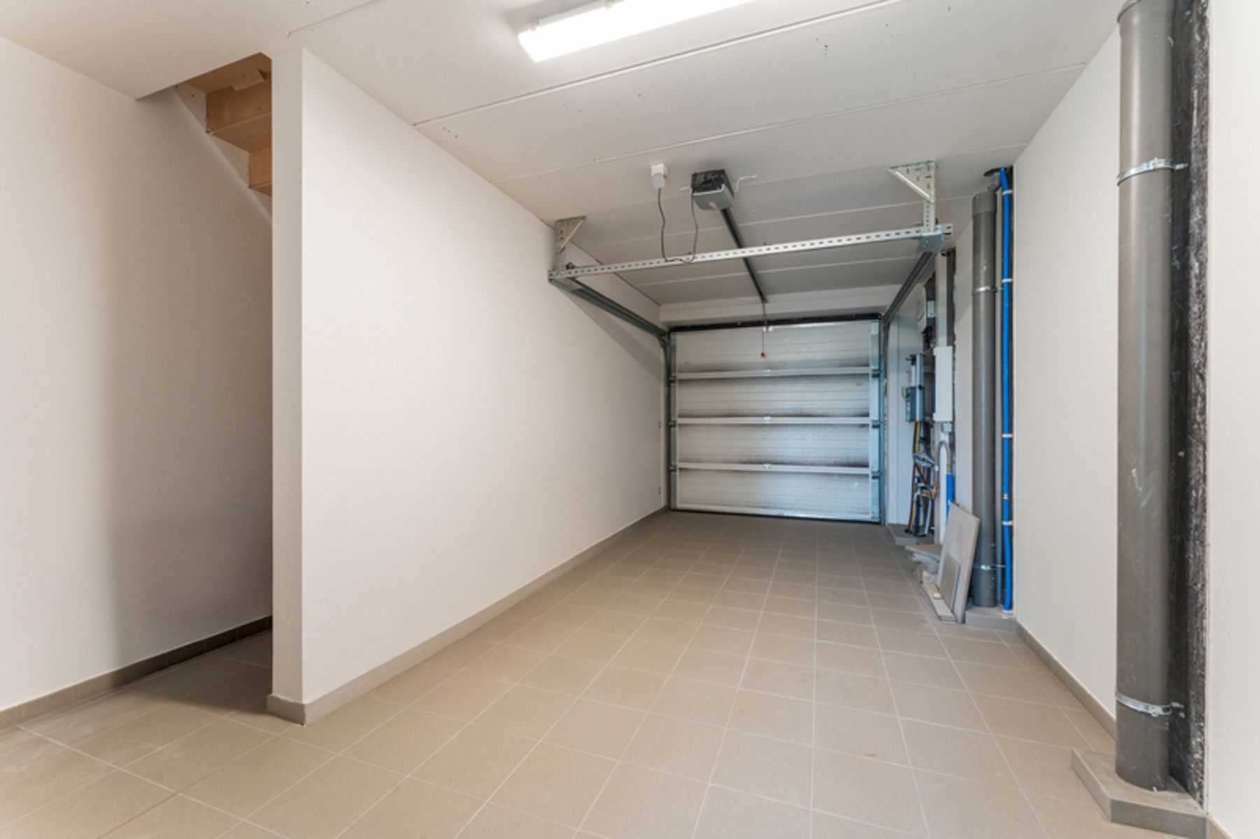 Moderne, halfopen woning foto 11
