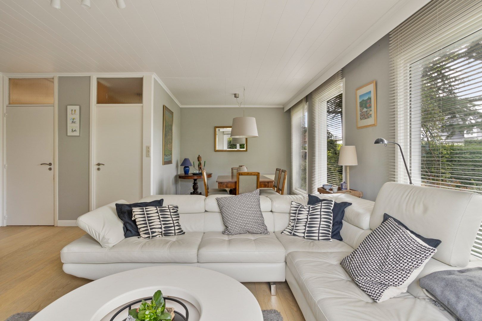 Moderne bungalow in het groen met twee slaapkamers foto 9