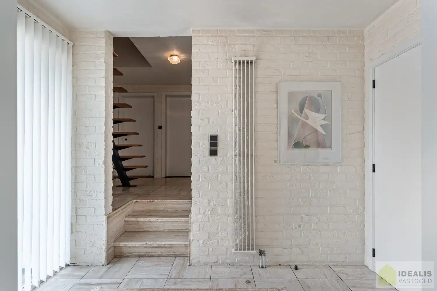 //INVESTERING – NIET VOOR EIGEN GEBRUIK// UITERST GOED ONDERHOUDEN GEZINSWONING OP EEN PRACHTIG, GROEN EN RUSTIG PERCEEL VAN MAAR LIEFST 11A &nbsp;MET LICHTRIJKE WOONKAMER, 3 KNAPPE SLAAPKAMERS, BADKAMER, AFGEWERKTE ZOLDERVERDIEPING EN ONDERGRONDSE GARAGE foto 5