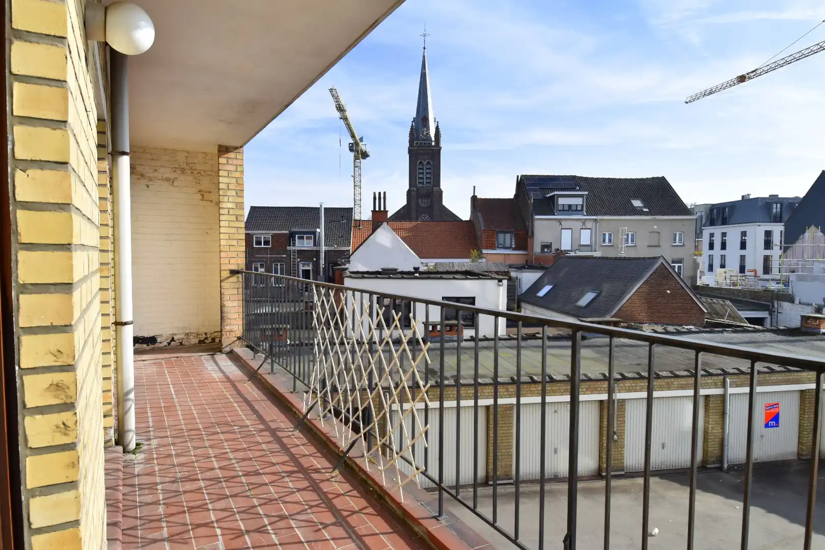 Gezellig centrum appartement met 3 slaapkamers, zonnig terras, kelderberging én garage te koop in Kortrijk foto 10