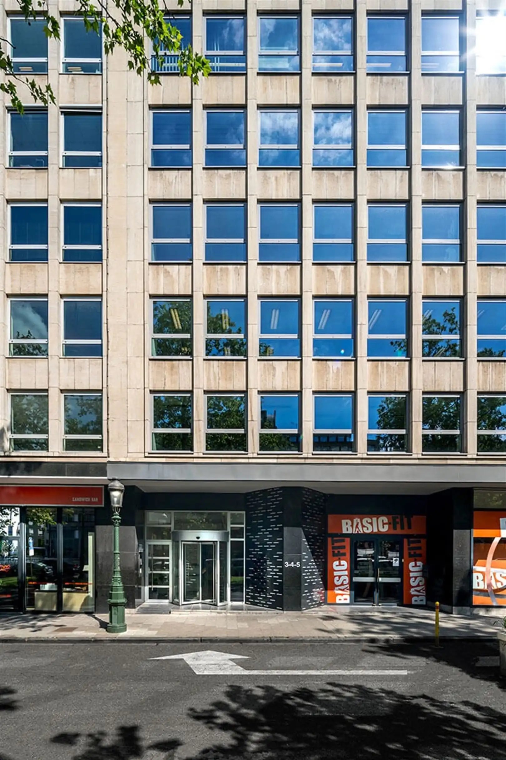 ARTS 3/4/5: kantoren te huur van 156m² foto {{pictureIndex}}