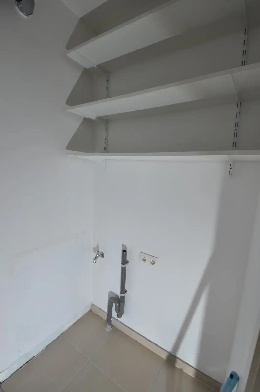 Instapklaar recent appartement met terras op een  centrale ligging foto 20