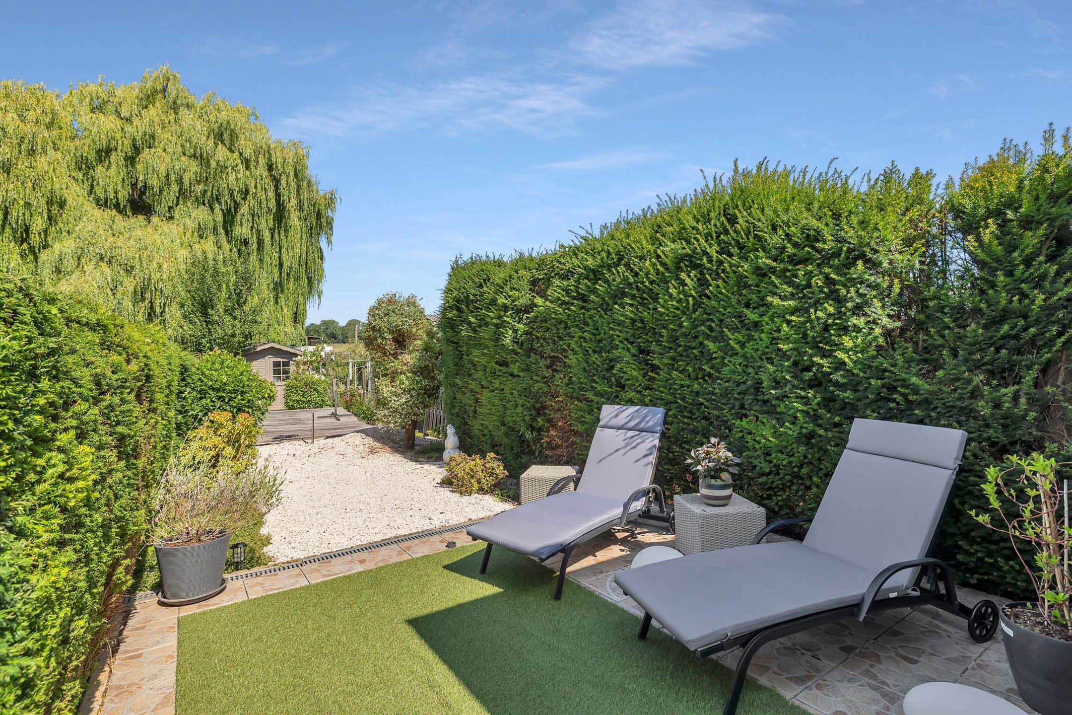 Instapklare woning met garage en tuin foto 26