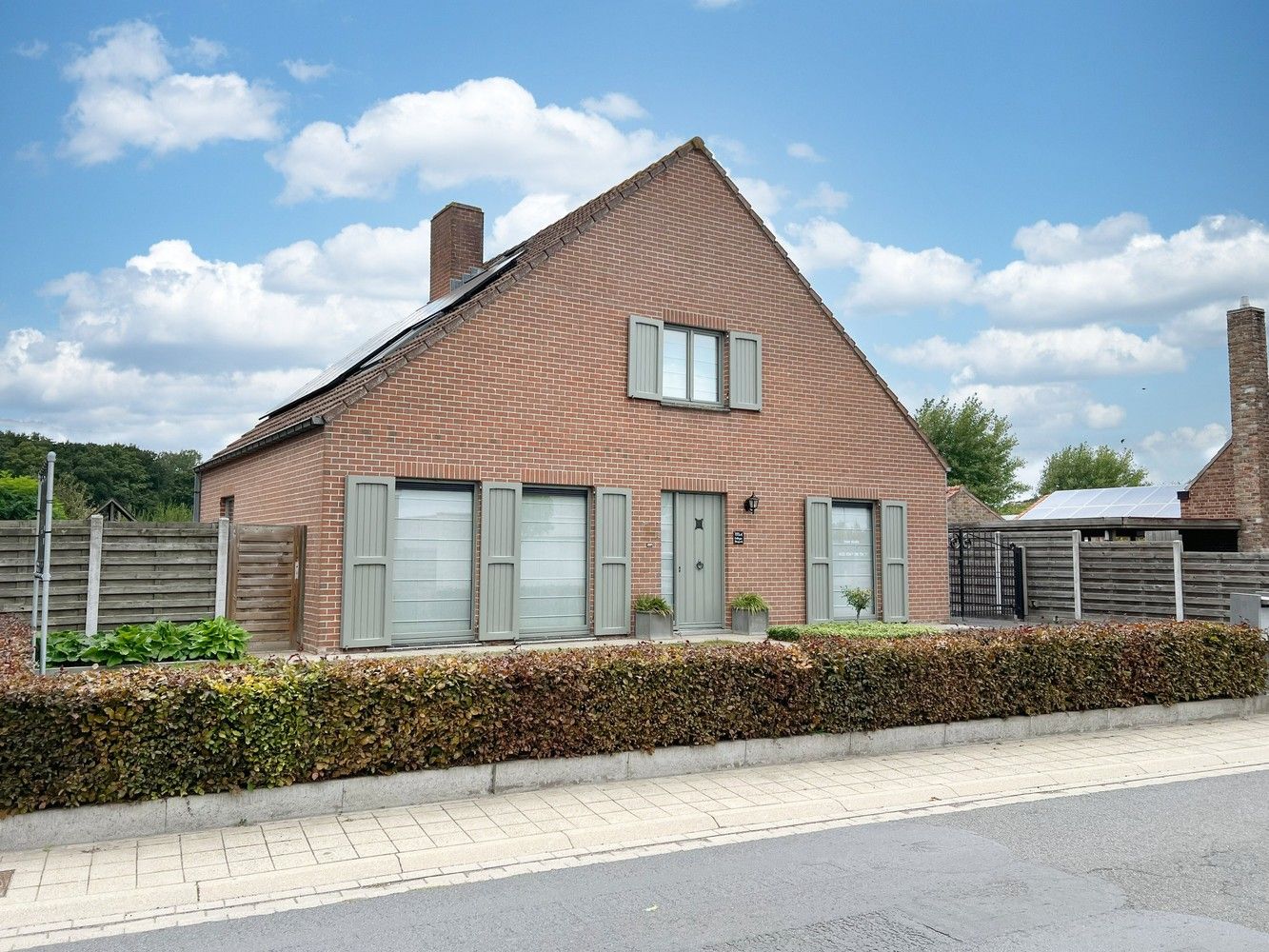 Unieke gezinswoning op 1300 m² + landelijk verzicht! foto 2
