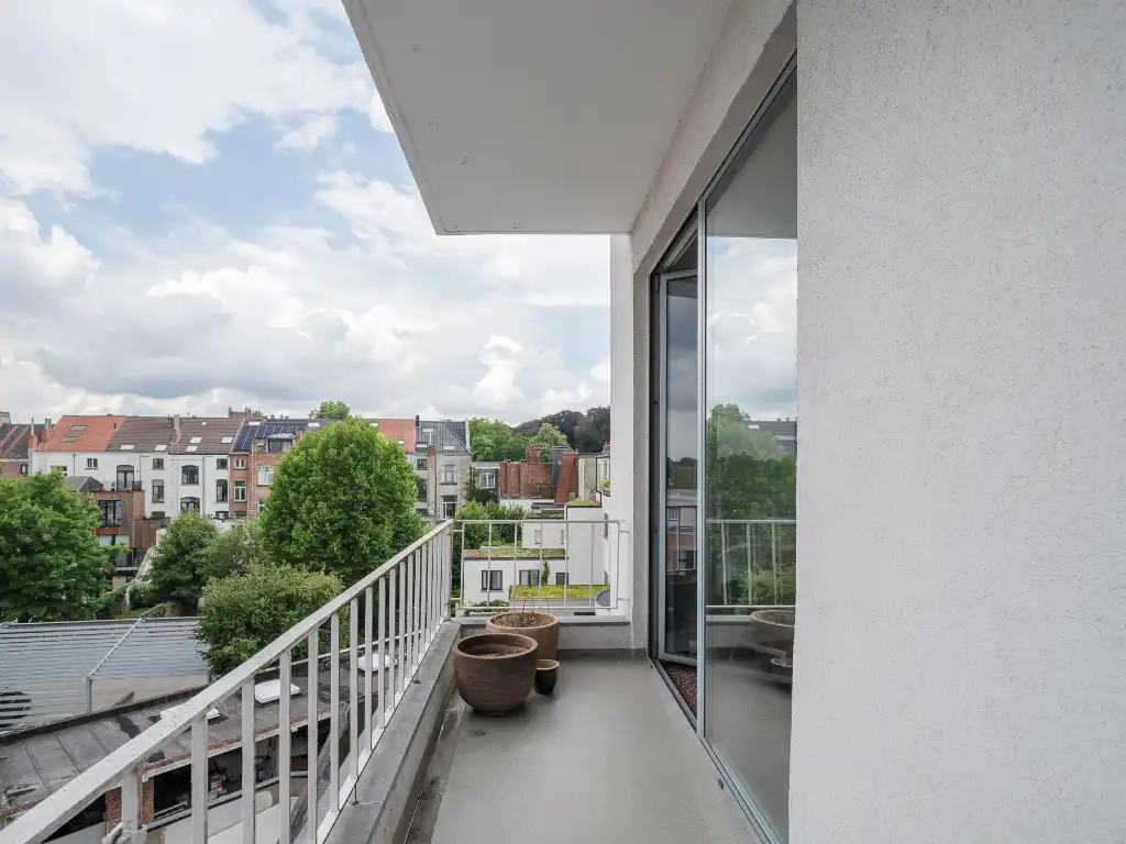 Ruim tweeslaapkamerappartement met verzicht nabij het Citadelpark en stadscentrum. foto 12