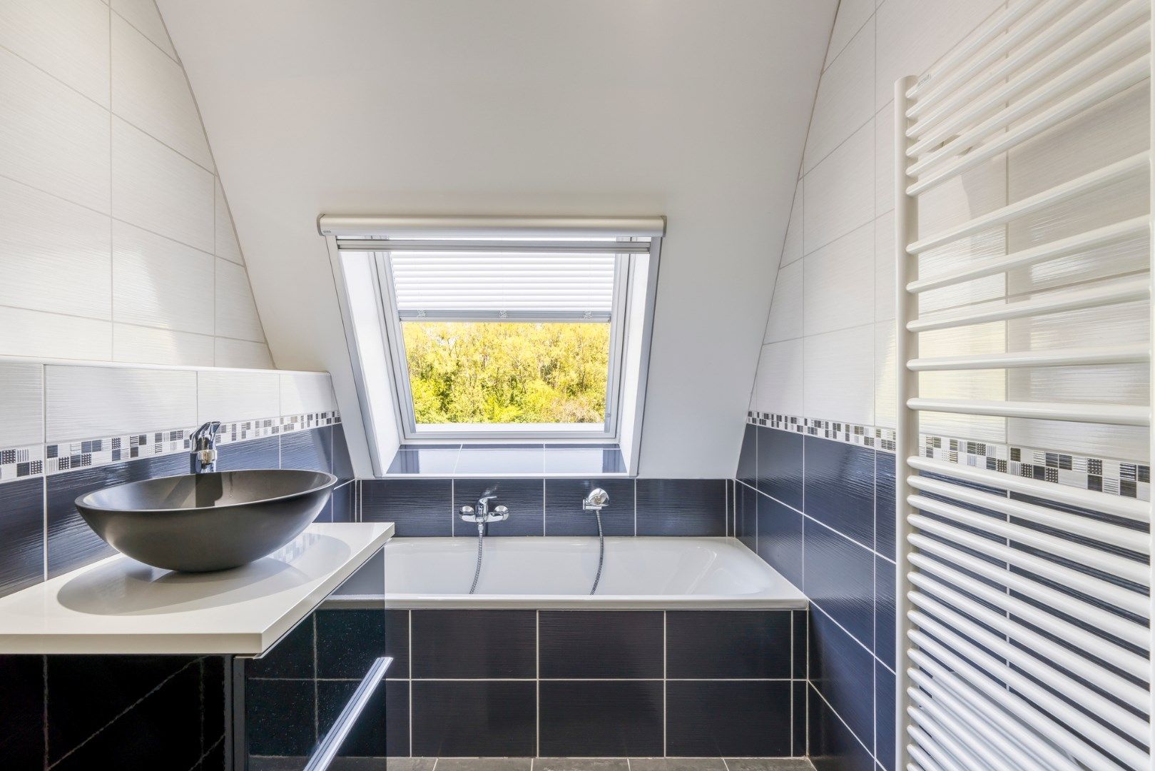 ROESBRUGGE -  Instapklare,  energiezuinige woning voorzien van 4 slaapkamers en zonnige tuin! foto 15