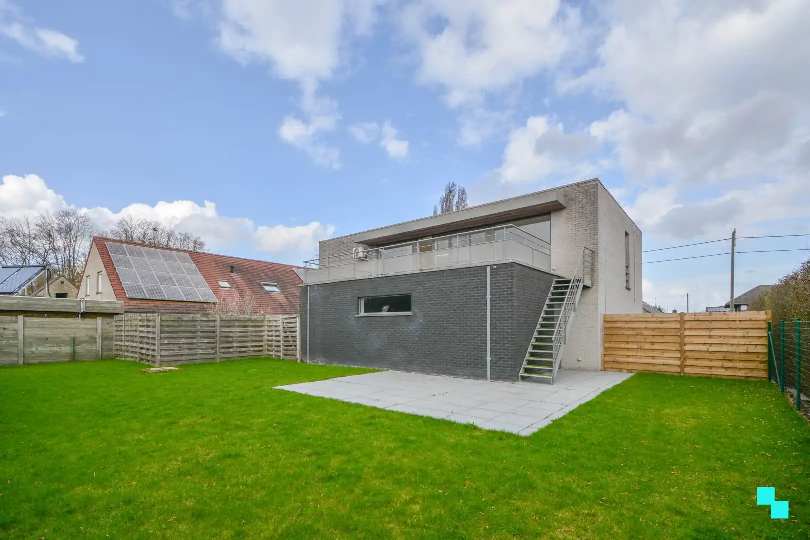 Ruim appartement met tuin, terras en garage - Roeselare foto {{pictureIndex}}