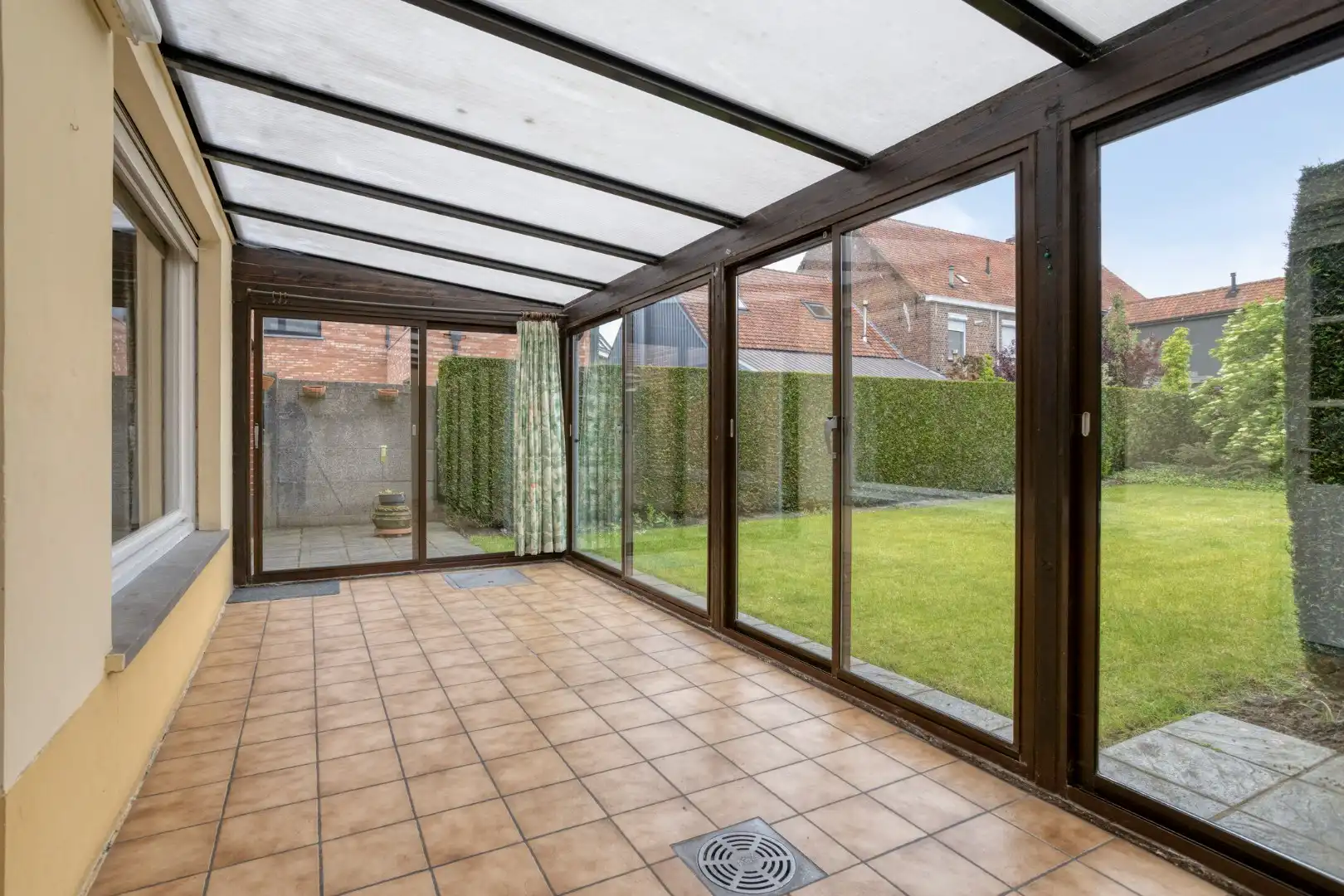 Te renoveren woning met garage en tuin in het centrum van Wevelgem! foto 17