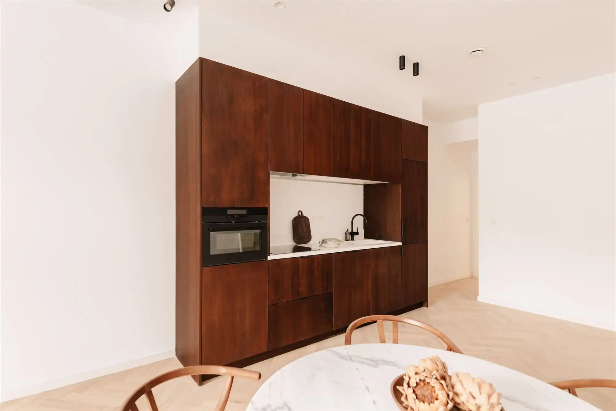 Gerenoveerd appartement met gezellige stadstuin foto 10