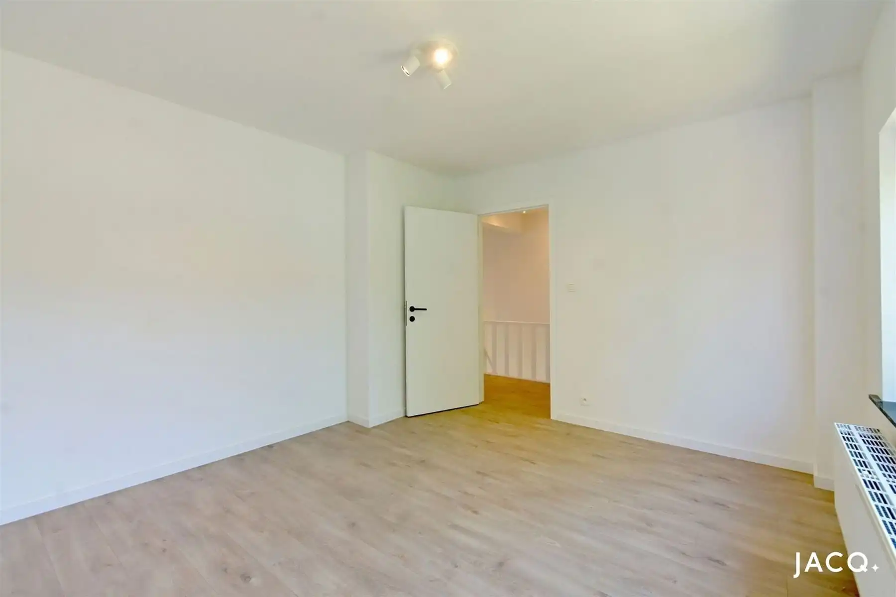 Prachtige woning met 3 slaapkamers, grote tuin en garage ! foto 15