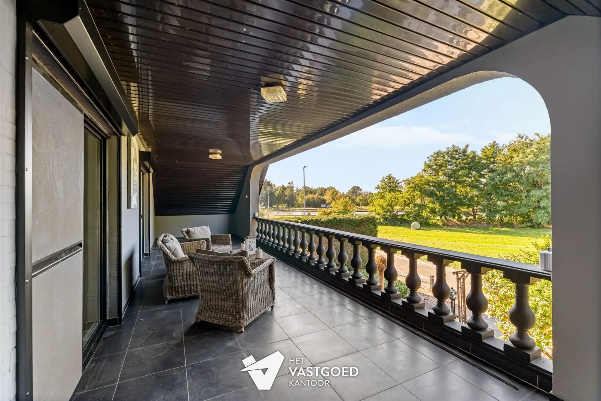 ZEER RUIME, GERENOVEERDE WONING OP TOP-LIGGING! foto 19