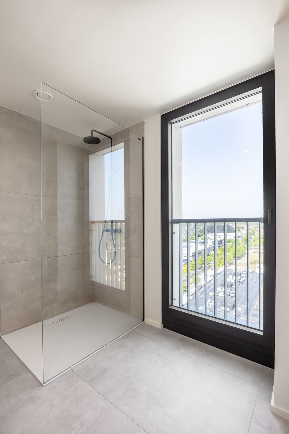 Luxe appartement met  groot terras en fenomenaal uitzicht foto 14