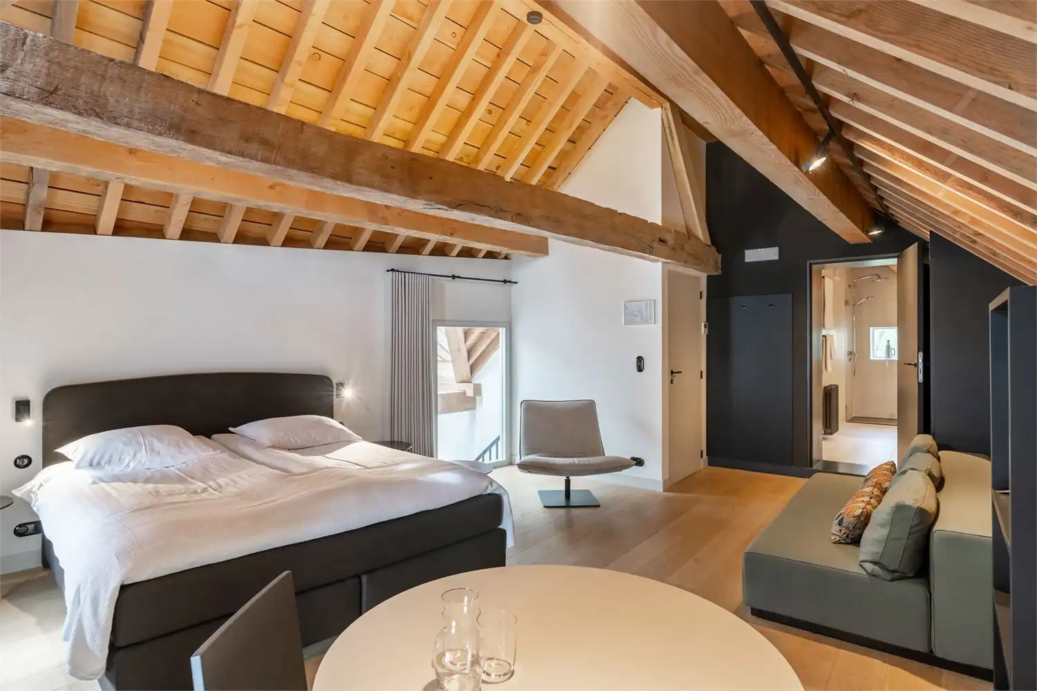 Prachtig gerenoveerde monumentale watermolen foto 22