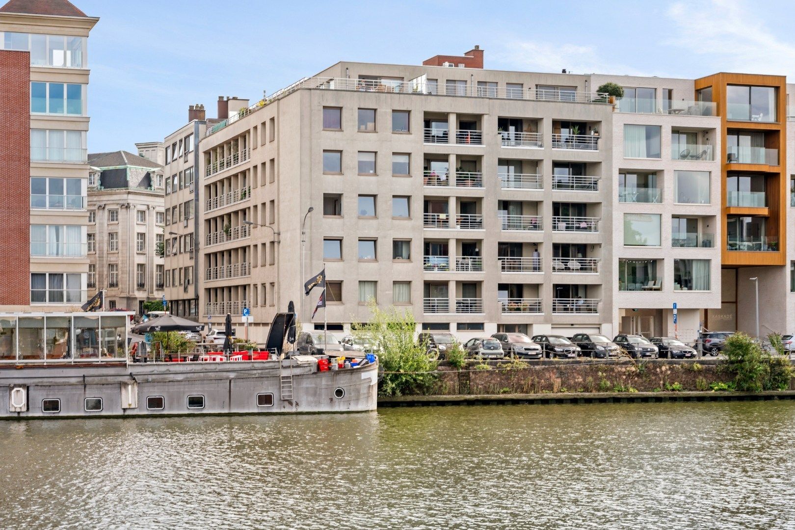 Appartement met groot terras aan de oevers van de Leie in Kortrijk foto 13