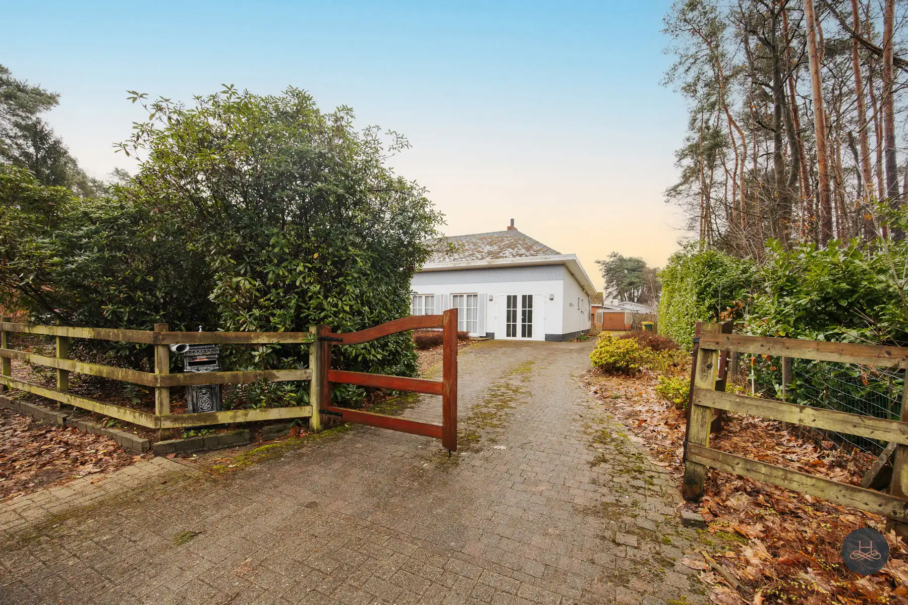 Charmante te renoveren open bebouwing op een royaal perceel foto 2