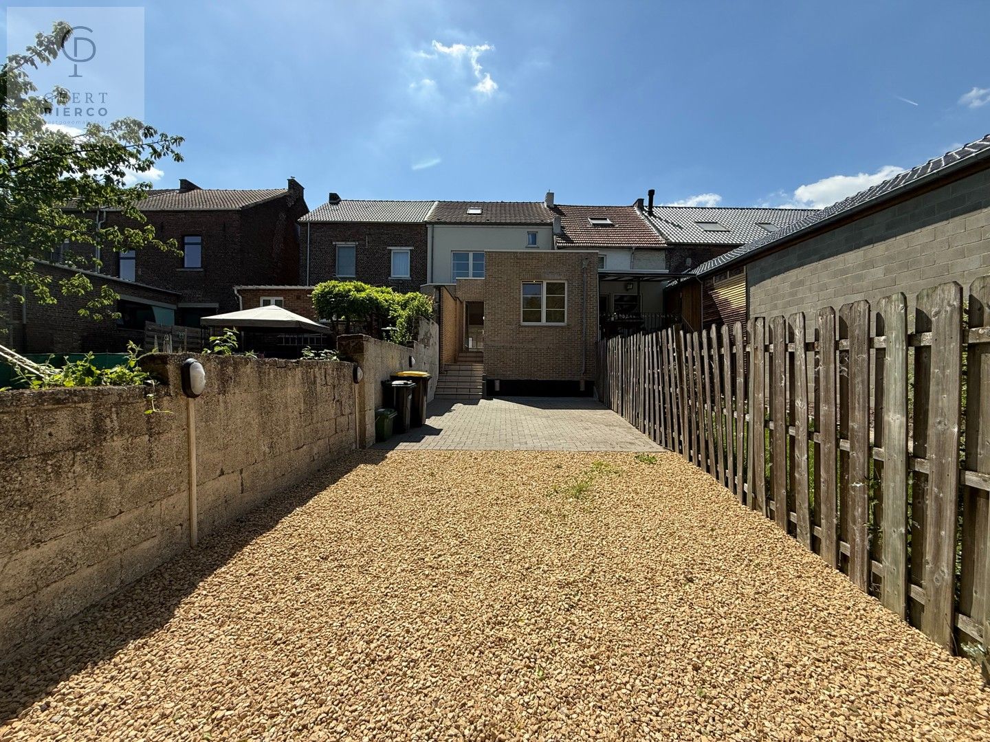 Knap gerenoveerd appartementsgebouw foto 18