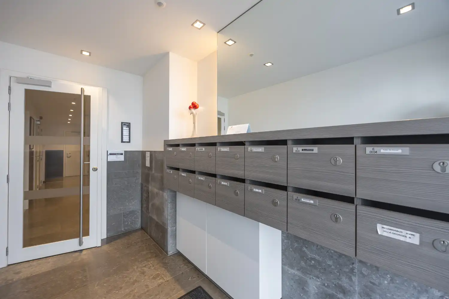 Stijlvol appartement met 1 slaapkamer in charmant gebouw foto 18