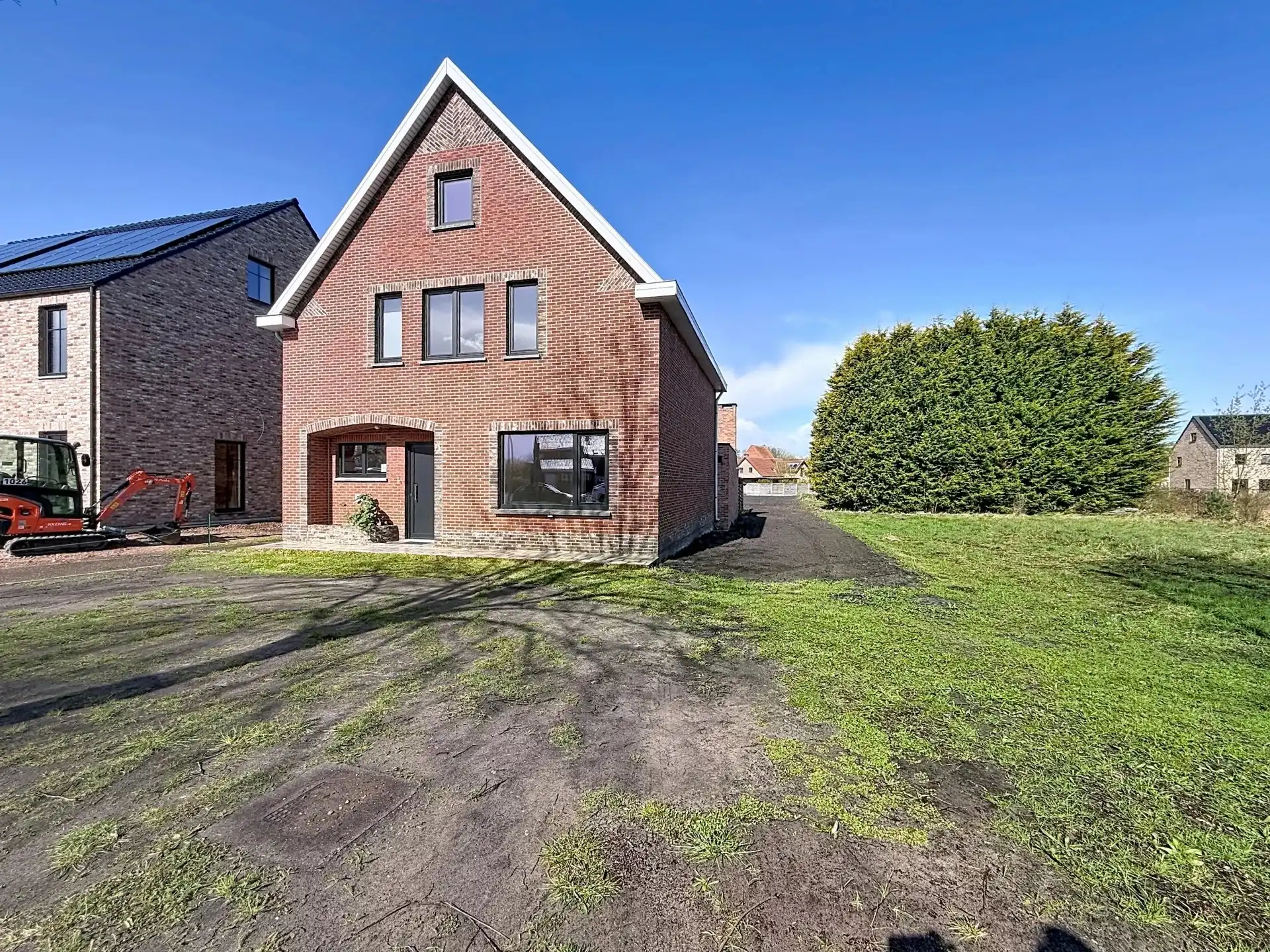 Zeer ruime en verzorgde woning met 5 slaapkamers en 2 badkamers op een groot perceel foto 36