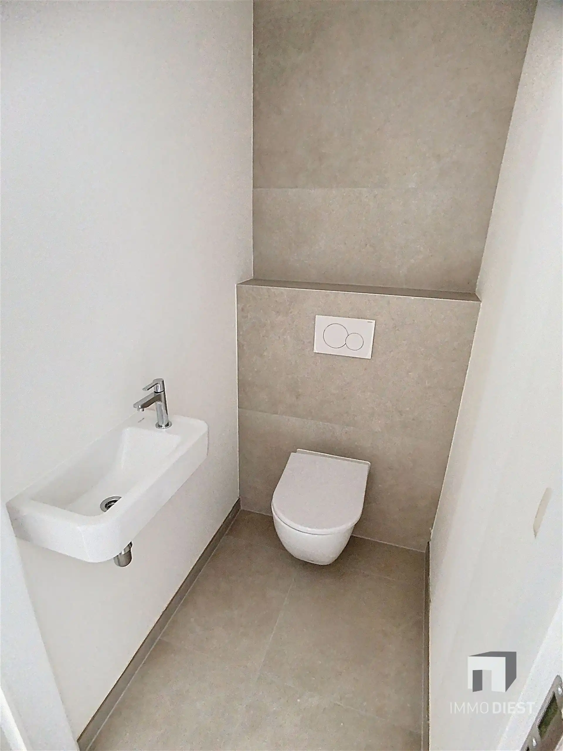 Gelijkvloers appartement met terras en tuintje foto 22