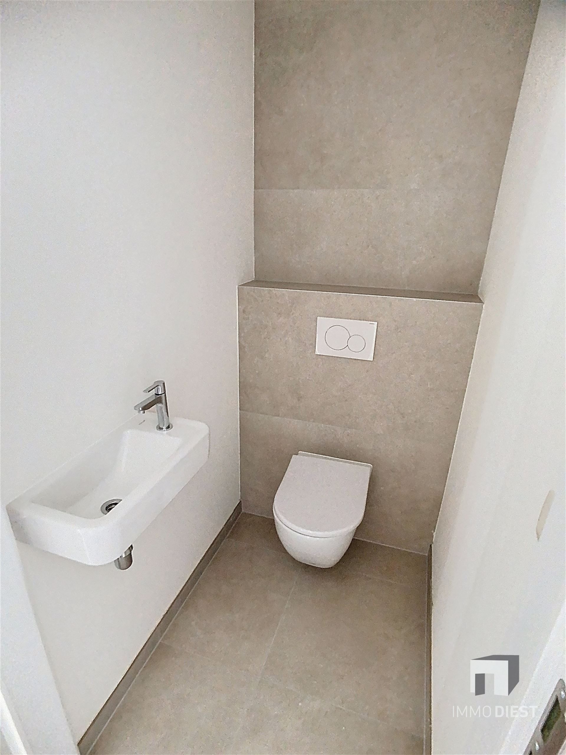 Gelijkvloers appartement met terras en tuintje foto 22