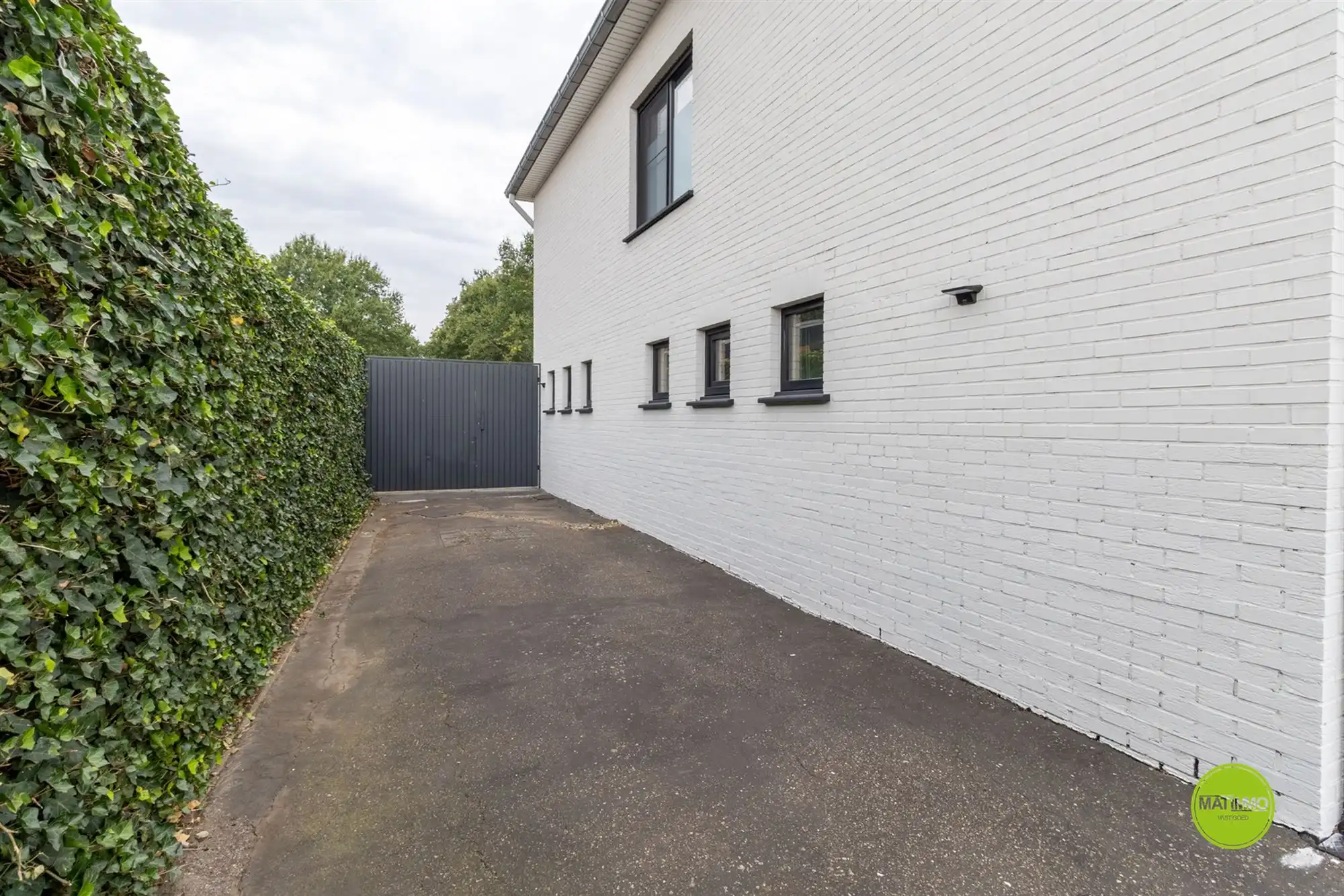 Rustig gelegen, gerenoveerde woning op een ruim perceel foto 26
