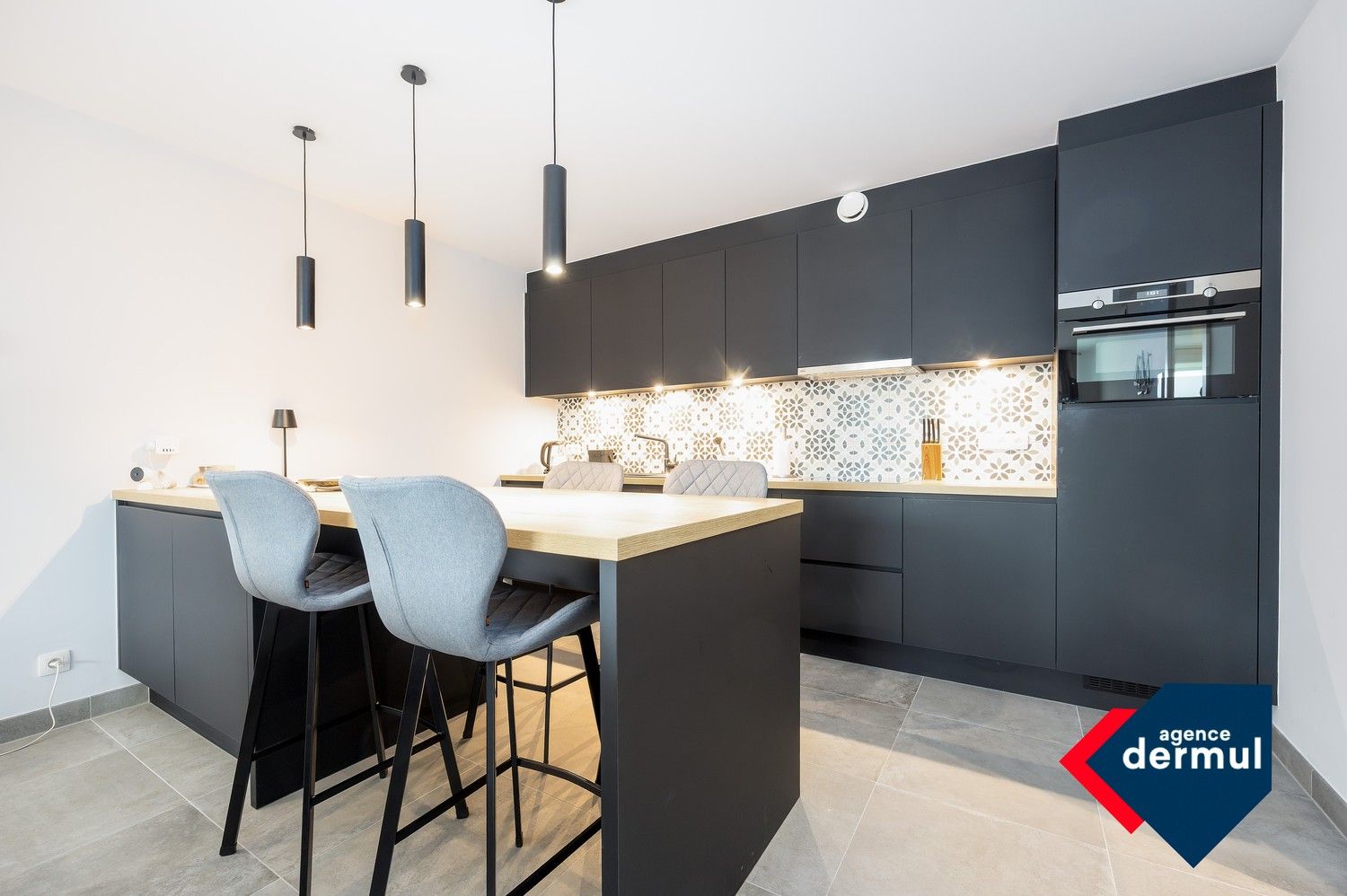 RECENT APPARTEMENT MET PARKING foto 8