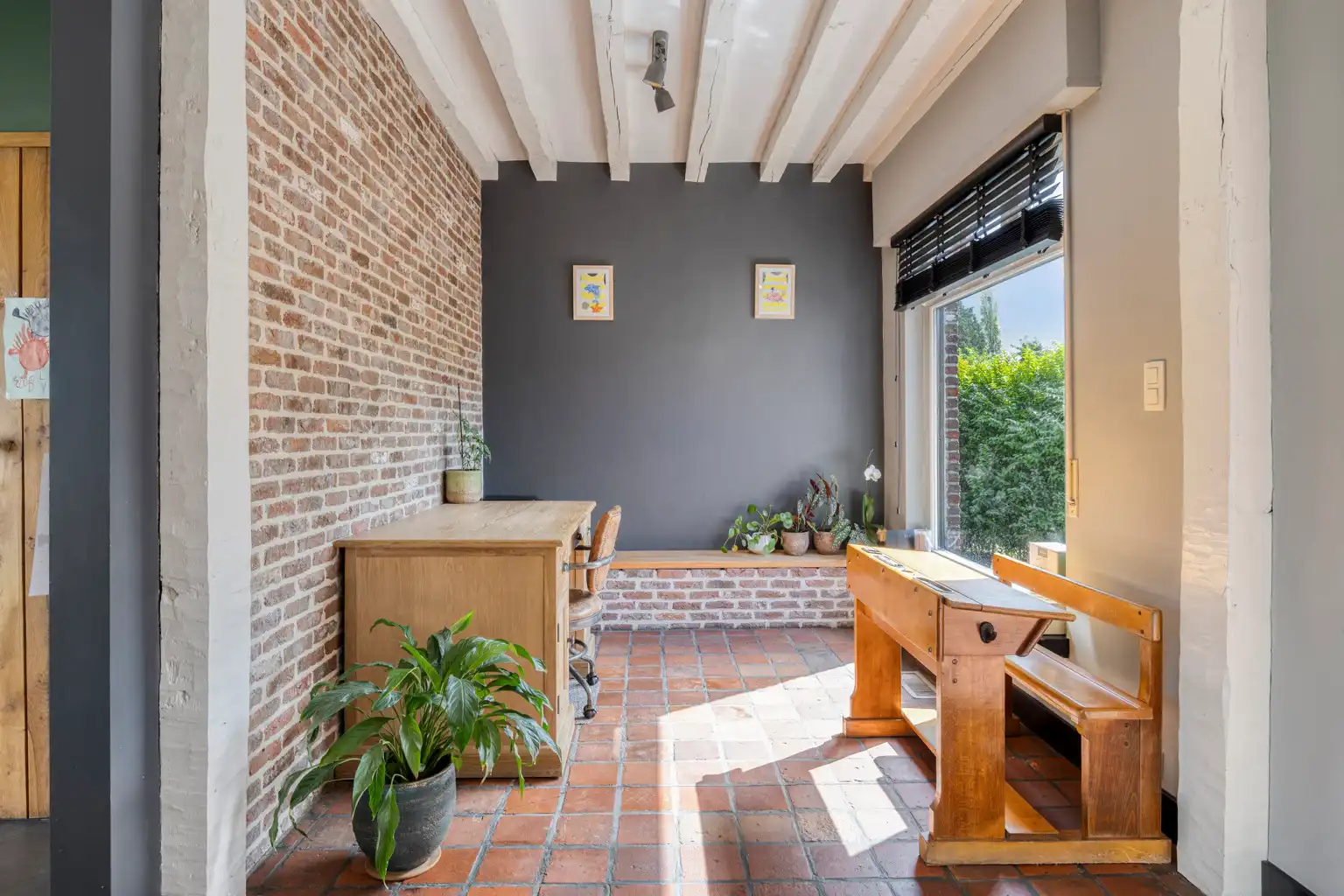 Ruime laagbouwwoning op 1806m² met omheinde tuin foto 11