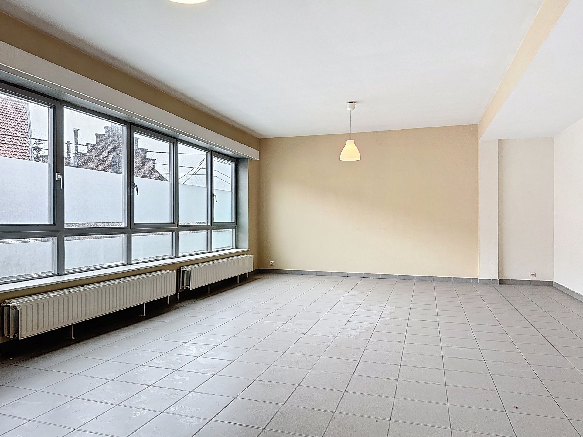 Ruim 3 slaapkamer duplex appartement foto {{pictureIndex}}