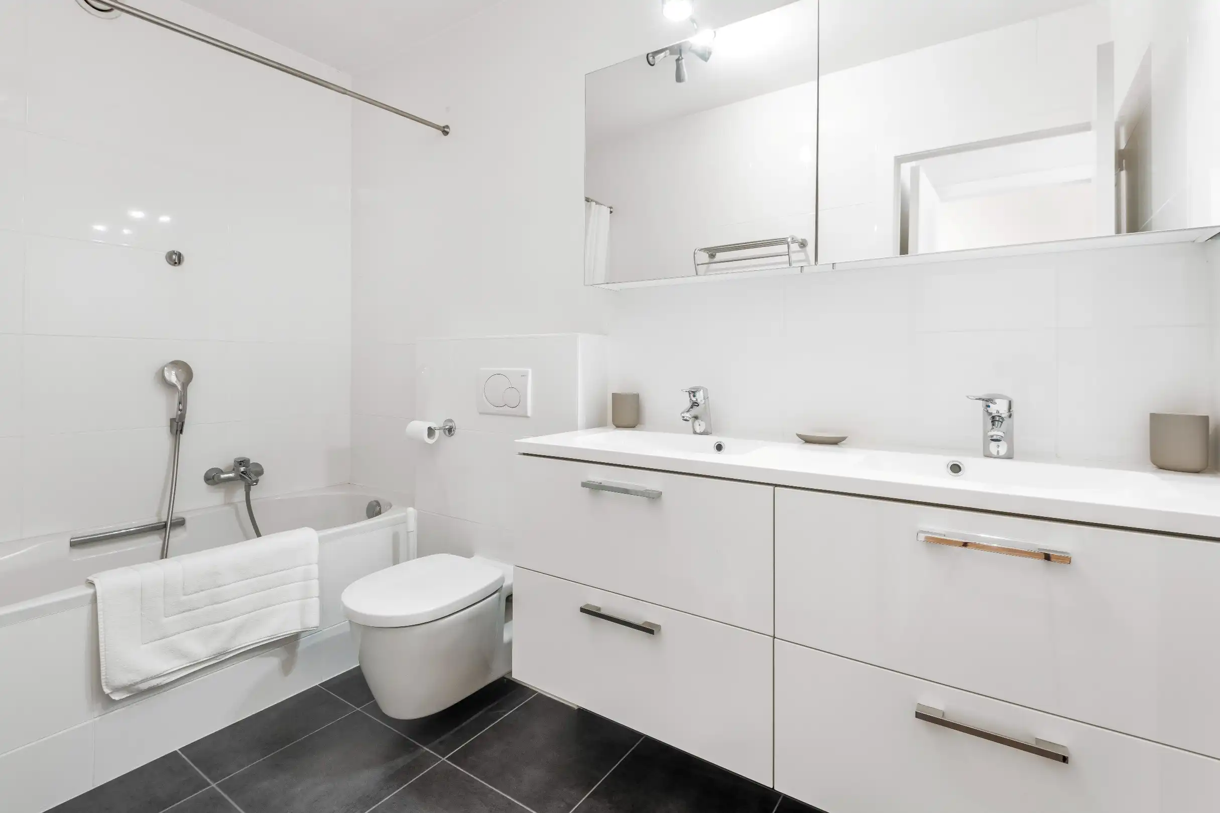 Gemeubeld appartement met zicht op het Zegemeer - inclusief inpandige garage. foto 13