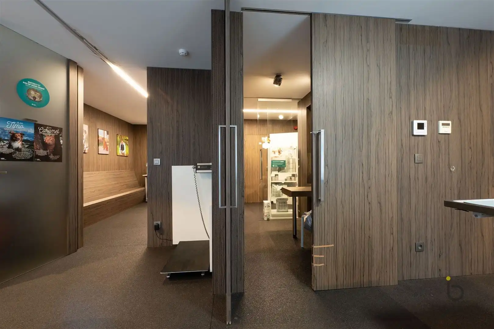 RUIME EN LICHTRIJKE PRAKTIJK IN GELIJKVLOERSAPPARTEMENT MET PRIVÉ-TUIN foto 19