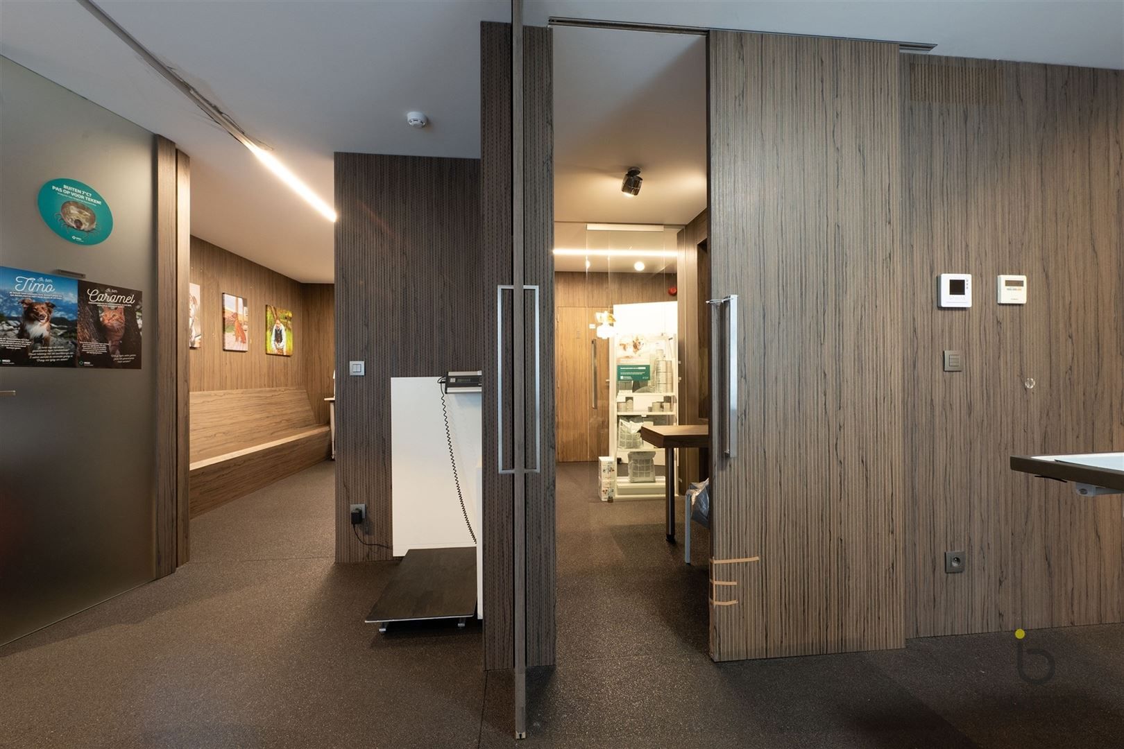 RUIME EN LICHTRIJKE PRAKTIJK IN GELIJKVLOERSAPPARTEMENT MET PRIVÉ-TUIN foto 19